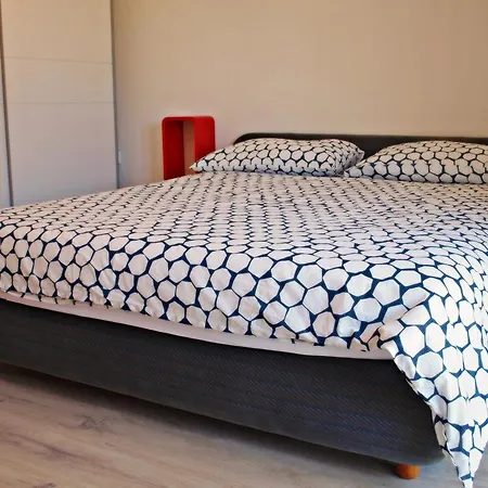 Interno 34 זאדאר