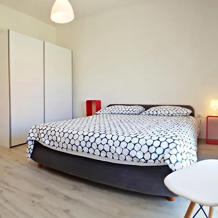 Interno 34 זאדאר
