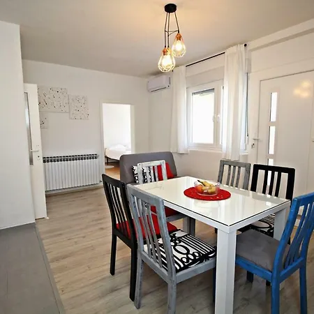 Interno 34 דירה *