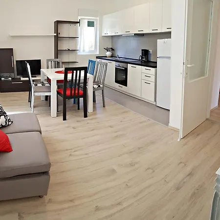 Apartmán Interno 34 *